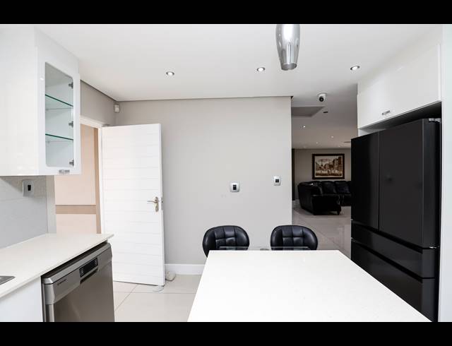 4 BEDROOM TOWNHOUSE FOR SALE IN IZINGA